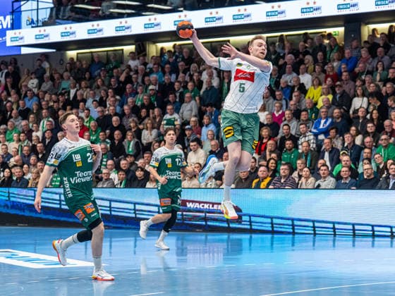 Florian Kranzmann GWD Minden, 05 stands high in the air during the tempo counterattack, Frisch Auf Goeppingen vs GWD Minden, Handball, 1 Bundesliga, Men, Season 2025 2026, 10 02 2026, Frisch Auf Goeppingen vs GWD Minden, Handball, 1 Bundesliga, Men, Season 2025 2026, 10 02 2026 Goeppingen Copyright: xEibner-Pressefoto MichaelxSchmidx EP_MST