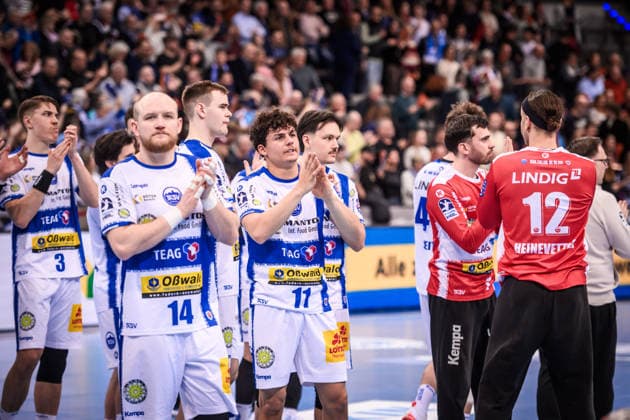 Peter Walz ThSV Eisenach, 14 , Gian Attenhofer ThSV Eisenach, 11 , Front and team visibly disappointed after defeat against Stuttgart GER, TVB Stuttgart ThSV Eisenach, DAIKIN HBL, Handball, Bundesliga, Matchday 20, Season 2025 2026, 09 02 2026 GER, TVB Stuttgart ThSV Eisenach, DAIKIN HBL, Handball, Bundesliga, Matchday 20, Season 2025 2026, 09 02 2026 Stuttgart Copyright: xSandyxDinkelackerx EP_SDR