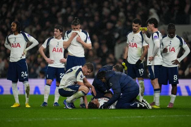 Wilson Odobert of Tottenham Hotspur receives medical treatment Tottenham Hotspur v Newcastle United, Premier League, Football, Tottenham Hotspur Stadium, London, UK - 10 Feb 2026London Tottenham Hotspur Stadium United Kingdom EDITORIAL USE ONLY No use with unauthorised audio, video, data, fixture lists, club league logos or live services. Online in-match use limited to 120 images, no video emulation. No use in betting, games or single club league player publications. Copyright: xJoexToth Shutterstockx 16537168q