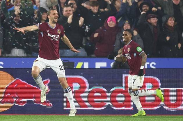 Tomas Soucek of West Ham United celebrates after scoring a goal (1-0) West Ham United v Manchester United, ManU Premier League, Football, London Stadium, London, UK - 10 Feb 2026London London Stadium United Kingdom EDITORIAL USE ONLY No use with unauthorised audio, video, data, fixture lists, club league logos or live services. Online in-match use limited to 120 images, no video emulation. No use in betting, games or single club league player publications. Copyright: xSimonxDael Shutterstockx 16537197y