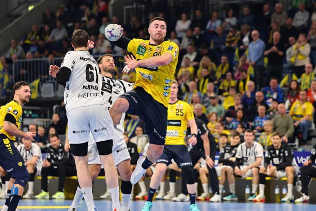 Goal throw by Jannik Kohlbacher Rhein Neckar Loewen, 80 GER, Rhein Neckar Loewen vs THW Kiel, Handball, Daikin Handball Bundesliga, Matchday 20, Season 2025 2026, 11 02 2026 GER, Rhein Neckar Loewen vs THW Kiel, Handball, Daikin Handball Bundesliga, Matchday 20, Season 2025 2026, 11 02 2026 Mannheim Copyright: xEibner-Pressefoto RenexWeissx EP_RWS
