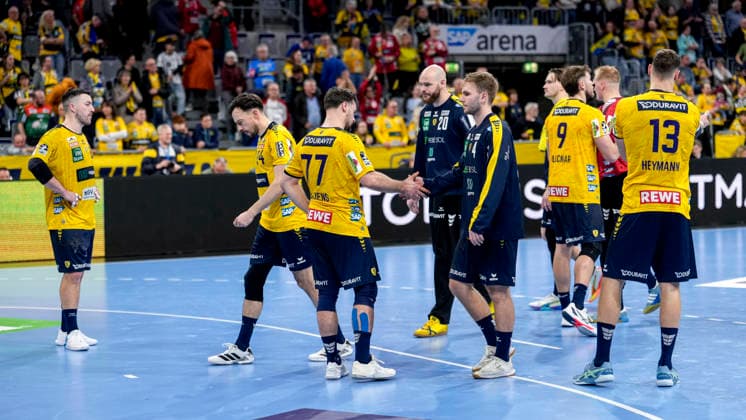 Rhein Neckar Löwen players, disappointed about the defeat, disappointment after the final whistle, highlight, loser, lost, frustration, disappointed, pessimistic, 11 02 2026, Mannheim Germany , Handball, Bundesliga, Rhein Neckar Löwen THW Kiel xozx