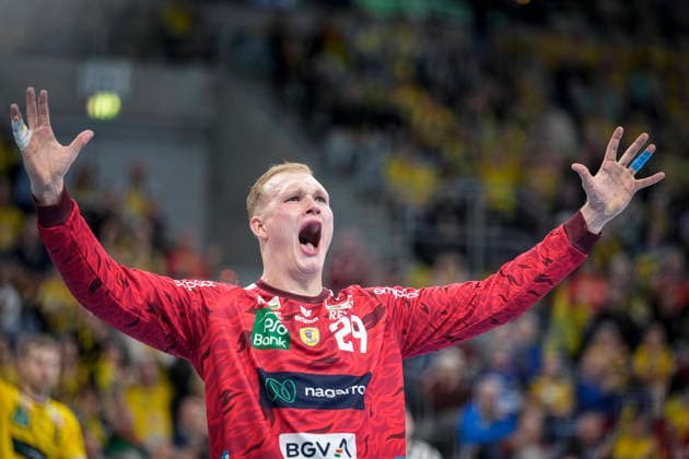 David Späth goalkeeper, RNL, 29 , Rhein Neckar Löwen player, single picture, single photo, action, cheer, cheers, cheers, celebration, joy, rejoice, rejoicing, confident, optimistic, positive, game scene, 11 02 2026, Mannheim Germany , Handball, Bundesliga, Rhein Neckar Löwen THW Kiel xozx