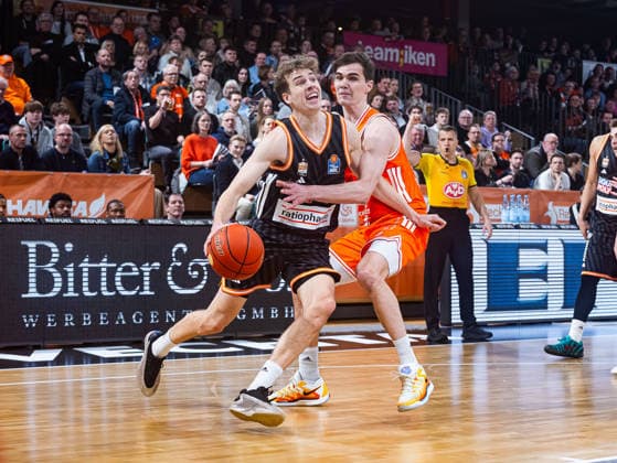 Tobias Jensen ratiopharm Ulm, 07 in duel against Joschka Ferner RASTA Vechta, 09 RASTA Vechta vs ratiopharm Ulm, Basketball, easyCredit Basketball Bundesliga, Matchday 20, Season 2025 2026, 14 02 2026 RASTA Vechta vs ratiopharm Ulm, Basketball, easyCredit Basketball Bundesliga, Matchday 20, Season 2025 2026, 14 02 2026 Vechta Copyright: xEibner-Pressefoto DamianxKruczynx EP_DKI