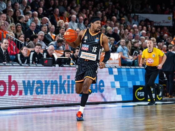 Justin Simon ratiopharm Ulm, 15 on the dribble RASTA Vechta vs ratiopharm Ulm, Basketball, easyCredit Basketball Bundesliga, Matchday 20, Season 2025 2026, 14 02 2026 RASTA Vechta vs ratiopharm Ulm, Basketball, easyCredit Basketball Bundesliga, Matchday 20, Season 2025 2026, 14 02 2026 Vechta Copyright: xEibner-Pressefoto DamianxKruczynx EP_DKI