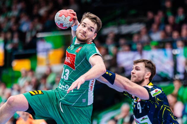 v l Ian Weber GWD Minden, 13 , Steven Plucnar Jacobsen Rhein Neckar Loewen, 09 GER, GWD Minden vs Rhein Neckar Loewen, Handball, 1 Bundesliga, 21 Matchday, Season 2025 2026, 14 02 2026 GER, GWD Minden vs Rhein Neckar Loewen, Handball, 1 Bundesliga, 21 Matchday, Season 2025 2026, 14 02 2026 Minden Copyright: xEibner-Pressefoto JanxRollingerx EP_JSK