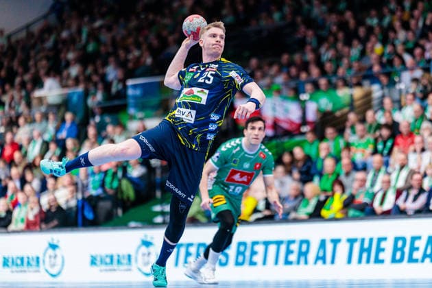 Haukur Thrastarson Rhein Neckar Loewen, 25 on seven-meter 7 meter throw GER, GWD Minden vs Rhein Neckar Loewen, Handball, 1 Bundesliga, 21 Matchday, Season 2025 2026, 14 02 2026 GER, GWD Minden vs Rhein Neckar Loewen, Handball, 1 Bundesliga, 21 Matchday, Season 2025 2026, 14 02 2026 Minden Copyright: xEibner-Pressefoto JanxRollingerx EP_JSK