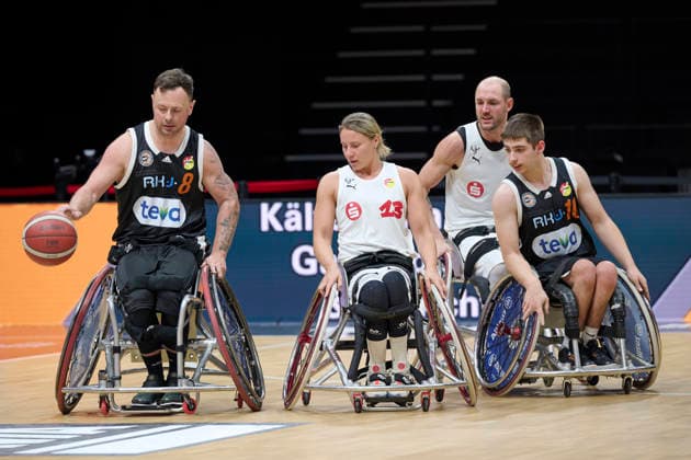 Nuremberg Falcons vs Allianz Rollers Ulm, Wheelchair Basketball, 2 Wheelchair Basketball Bundesliga, Division A, RBBL2 Div A 25 26, Nuremberg, KIA Metropol Arena, 13 Svenja Mayer Nuremberg Falcons , 15 Andre Hopp Nuremberg Falcons RBBL2, Nuremberg Falcons vs Allianz Rollers Ulm Nuremberg KIA Metropol Arena Bayern Germany Copyright: xAmerican-Football.Network,x30nullvierxPhotographie,xGerhardxLehnerx