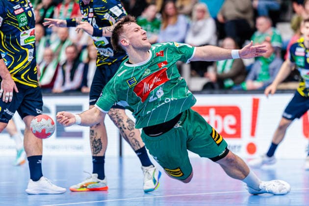 v l Jannik Kohlbacher Rhein Neckar Loewen, 80 , Edwin Aspenbaeck Rhein Neckar Loewen, 78 , Tom Bergner GWD Minden, 28 GER, GWD Minden vs Rhein Neckar Loewen, Handball, 1 Bundesliga, Matchday 21, Season 2025 2026, 14 02 2026 GER, GWD Minden vs Rhein Neckar Loewen, Handball, 1 Bundesliga, Matchday 21, Season 2025 2026, 14 02 2026 Minden Copyright: xEibner-Pressefoto JanxRollingerx EP_JSK
