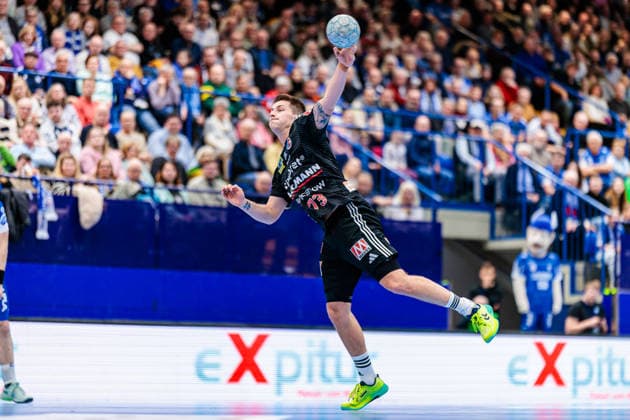 Viggo Kristjansson HC Erlangen, 73 on 7-meter throw GER, TBV Lemgo Lippe vs HC Erlangen, Handball, 1 Bundesliga, Matchday 21, Season 2025 2026, 15 02 2026 GER, TBV Lemgo Lippe vs HC Erlangen, Handball, 1 Bundesliga, Matchday 21, Season 2025 2026, 15 02 2026 Lemgo Copyright: xEibner-Pressefoto JanxRollingerx EP_JSK