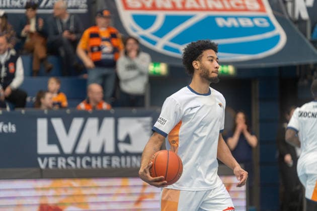 D Shawn Schwartz Rostock Seawolves, 5 warming up Syntainics MBC vs Rostock Seawolves, Basketball, Basketball Bundesliga, 20 Matchday, Season 2025 2026, 15 02 2026 Syntainics MBC vs Rostock Seawolves, Basketball, Basketball Bundesliga, 20 Matchday, Season 2025 2026, 15 02 2026 Weißenfels Copyright: xEibner-Pressefoto PiaxSchindlerx EP_PSR