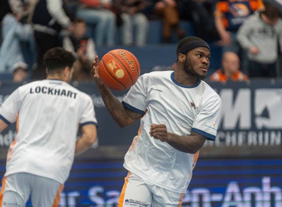 TJ Crockett Rostock Seawolves, 00 during warm-up Syntainics MBC vs Rostock Seawolves, Basketball, Basketball Bundesliga, 20 Matchday, Season 2025 2026, 15 02 2026 Syntainics MBC vs Rostock Seawolves, Basketball, Basketball Bundesliga, 20 Matchday, Season 2025 2026, 15 02 2026 Weißenfels Copyright: xEibner-Pressefoto PiaxSchindlerx EP_PSR