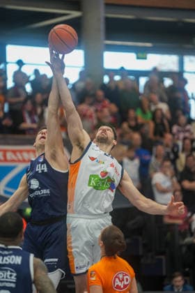 Kick-off for the match Syntainics MBC vs Rostock Seawolves Syntainics MBC vs Rostock Seawolves, Basketball, Basketball Bundesliga, Matchday 20, Season 2025 2026, 15 02 2026 Syntainics MBC vs Rostock Seawolves, Basketball, Basketball Bundesliga, Matchday 20, Season 2025 2026, 15 02 2026 Weißenfels Copyright: xEibner-Pressefoto PiaxSchindlerx EP_PSR