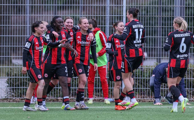 GER, Frankfurt, Eintracht Frankfurt II vs FSV Mainz 05, 2 Frauen Bundesliga, Fußball, DFB, Spielzeit 2025 2026, Stadion am Brentanobad, 17 Spieltag im Bild Mira Arouna Eintracht Frankfurt II 28 scores the 1 0, Jubel, Freude und Emotionen nach dem Tor DFB DFL REGULATIONS PROHIBIT ANY USE OF PHOTOGRAPHS AS IMAGE SEQUENCES AND OR QUASI VIDEO, 15 02 2026 Copyright: HMBxMedia HendrikxHamelau