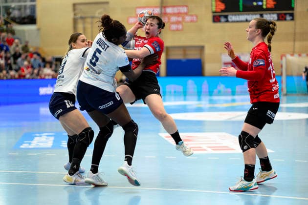 Andrijana Tatar Motherson Mosonmagyarovari KC, 10 , Laetitia Quist Motherson Mosonmagyarovari KC, 06 , Natsuki Aizawa Thueringer HC, 23 , Luca Farago Thueringer HC, 19 GER, Thueringer HC vs Motherson Mosonmagyarovari KC , Handball, EHF European League Women, Group Phase , Season 2025 2026, 15 02 2026 GER, Thueringer HC vs Motherson Mosonmagyarovari KC , Handball, EHF European League Women, Group Phase , Season 2025 2026, 15 02 2026 Bad Langensalza Copyright: xEibner-Pressefoto MartinxHerbstx EP_MHT