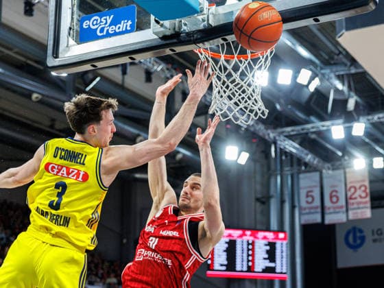 Alex O Connell ALBA Berlin, 03 , Daniel Keppeler BMA365 Bamberg Baskets, 31 , BMA365 Bamberg Baskets vs ALBA Berlin, Basketball, easyCredit BBL, Matchday 20, 15 02 2026 BMA365 Bamberg Baskets vs ALBA Berlin, Basketball, easyCredit BBL, Matchday 20, 15 02 2026 Bamberg Copyright: xEibner-Pressefoto G.xSantemizx EP_EER
