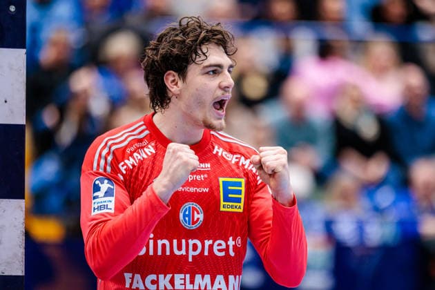 Tin Herceg HC Erlangen, 99 rejoices GER, TBV Lemgo Lippe vs HC Erlangen, Handball, 1 Bundesliga, 21 Matchday, Season 2025 2026, 15 02 2026 GER, TBV Lemgo Lippe vs HC Erlangen, Handball, 1 Bundesliga, 21 Matchday, Season 2025 2026, 15 02 2026 Lemgo Copyright: xEibner-Pressefoto JanxRollingerx EP_JSK