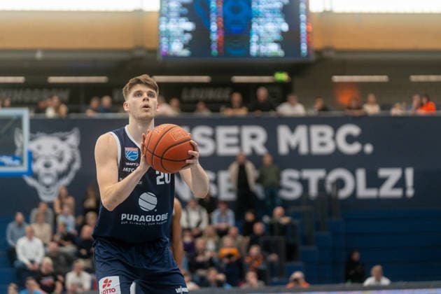 Perttu Blomgren Syntainics MBC, 20 throws a free throw for the Syntainics MBC Syntainics MBC vs Rostock Seawolves, Basketball, Basketball Bundesliga, 20 Matchday, Season 2025 2026, 15 02 2026 Syntainics MBC vs Rostock Seawolves, Basketball, Basketball Bundesliga, 20 Matchday, Season 2025 2026, 15 02 2026 Weißenfels Copyright: xEibner-Pressefoto PiaxSchindlerx EP_PSR