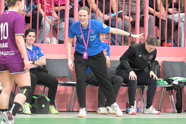 Miriam Hirsch TusSies Metzingen, Coach TusSies Metzingen vs SV Union Halle Neustadt, Handball, Alsco HBF, 17 League Matchday, Season 2025 2026, 15 02 2026 TusSies Metzingen vs SV Union Halle Neustadt, Handball, Alsco HBF, 17 League Matchday, Season 2025 2026, 15 02 2026 Tuebingen Copyright: xEibner-Pressefoto TobiasxBaurx EP_TBR