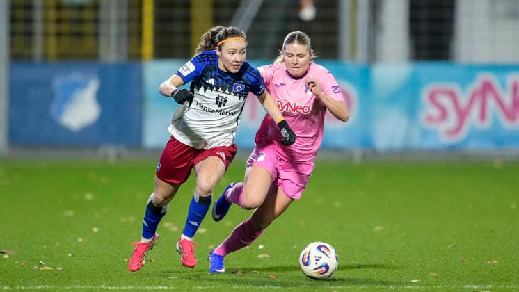 v li Melanie Brunnthaler HSV, 11 , Emilie Byrnak TSG, 3 , duel, duel, tackle, tackling, dynamics, action, action, 15 02 2026, Sinsheim Hoffenheim Germany , Football, Google Pixel Women Bundesliga, TSG 1899 Hoffenheim Hamburger SV, DFB DFL REGULATIONS PROHIBIT ANY USE OF PHOTOGRAPHS AS IMAGE SEQUENCES AND OR QUASI VIDEO xozx
