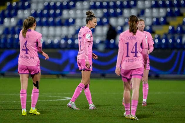 from left Lisann Kaut TSG, 4 , Franziska Harsch TSG, 17 , Lisa Doorn TSG, 14 , Nikee van Dijk TSG, 25 , TSG 1899 Hoffenheim players, looking disappointed, disappointment, frustration, disappointed, pessimistic, after conceding the 0 2, Action, Action, Game scene, 15 02 2026, Sinsheim Hoffenheim Germany , Soccer, Google Pixel Women Bundesliga, TSG 1899 Hoffenheim Hamburger SV, DFB DFL REGULATIONS PROHIBIT ANY USE OF PHOTOGRAPHS AS IMAGE SEQUENCES AND OR QUASI VIDEO xozx