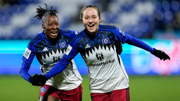 from left Magou Doucoure HSV, 2 , goal scorer Camilla Linberg HSV, 47 , players of Hamburger SV HSV , celebrate the goal to 0 1, cheer, goal celebration, celebrate the goal, goal, celebration, cheers about the goal, rejoice, joy, rejoices, optimistic, positive, game scene, highlight, action, action, 15 02 2026, Sinsheim Hoffenheim Germany , Soccer, Google Pixel Women Bundesliga, TSG 1899 Hoffenheim Hamburger SV, DFB DFL REGULATIONS PROHIBIT ANY USE OF PHOTOGRAPHS AS IMAGE SEQUENCES AND OR QUASI VIDEO xozx