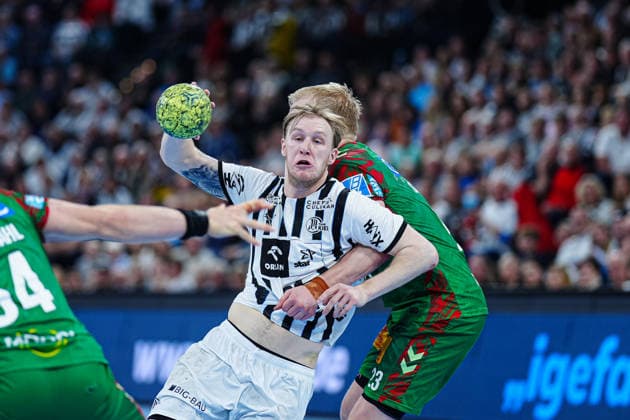 Eric Johansson THW Kiel, 21 , Magnus Saugstrup SC Magdeburg, 23 GER, THW Kiel vs SC Magdeburg, Handball, 1 Bundesliga, Matchday 21, Season 2025 2026, 15 02 2026 GER, THW Kiel vs SC Magdeburg, Handball, 1 Bundesliga, Matchday 21, Season 2025 2026, 15 02 2026 Kiel Copyright: xEibner-Pressefoto MarcelxvonxFehrnx EP_MFN