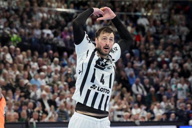 Domagoj Duvnjak THW Kiel cheers, DAIKIN Handball Bundesliga, THW Kiel v SC Magdeburg, Wunderino Arena on February 15, 2026 in Kiel, Germany Photo by Marco Steinbrenner DeFodi Images Domagoj Duvnjak THW Kiel cheers, DAIKIN Handball Bundesliga, THW Kiel v SC Magdeburg, Wunderino Arena, February 15, 2026 in Kiel, Germany Photo by Marco Steinbrenner DeFodi Images