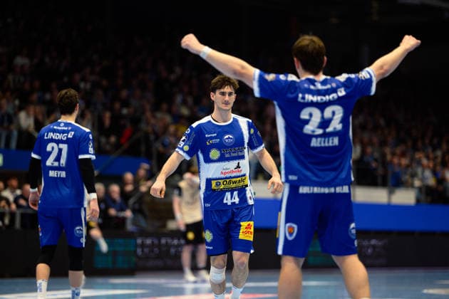 Felix Aellen ThSV Eisenach, 22 , Stephan Seitz ThSV Eisenach, 44 Cheers for the goal GER, ThSV Eisenach v Bergischer HC, 1 Daikin Handballbundesliga, Handball, Matchday 21, Season 2025 2026, 16 02 2026 GER, ThSV Eisenach v Bergischer HC, 1 Daikin Handballbundesliga, Handball, Matchday 21, Season 2025 2026, 16 02 2026 Eisenach Copyright: xEibner-Pressefoto MartinxHerbstx EP_MHT