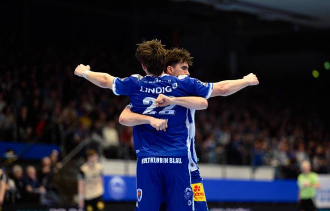 Felix Aellen ThSV Eisenach, 22 , Stephan Seitz ThSV Eisenach, 44 Cheers for the goal GER, ThSV Eisenach v Bergischer HC, 1 Daikin Handballbundesliga, Handball, Matchday 21, Season 2025 2026, 16 02 2026 GER, ThSV Eisenach v Bergischer HC, 1 Daikin Handballbundesliga, Handball, Matchday 21, Season 2025 2026, 16 02 2026 Eisenach Copyright: xEibner-Pressefoto MartinxHerbstx EP_MHT