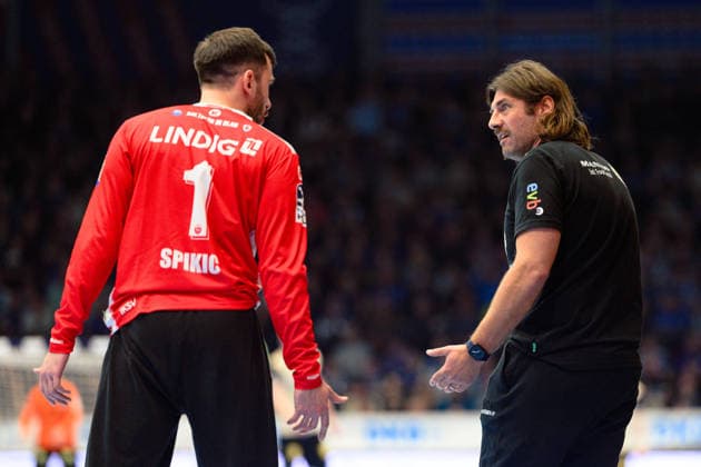 Matija Spikic ThSV Eisenach, 01 , Sebastian Hinze ThSV Eisenach, Coach GER, ThSV Eisenach v Bergischer HC, 1 Daikin Handballbundesliga, Handball, Matchday 21, Season 2025 2026, 16 02 2026 GER, ThSV Eisenach v Bergischer HC, 1 Daikin Handballbundesliga, Handball, Matchday 21, Season 2025 2026, 16 02 2026 Eisenach Copyright: xEibner-Pressefoto MartinxHerbstx EP_MHT