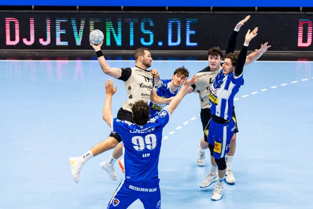 16 02 206, GER, Handball, Men, Season 25 26, Daikin 1 Bl, 21 Matchday, ThSV Eisenach Bergischer HC Tomas Babak Bergischer HC , Stephan Seitz ThSV Eisenach,44 , Tillman Leu ThSV Eisenach,99 99817 Eisenach Werner Assmann Halle Am Sportp Thueringen Germany