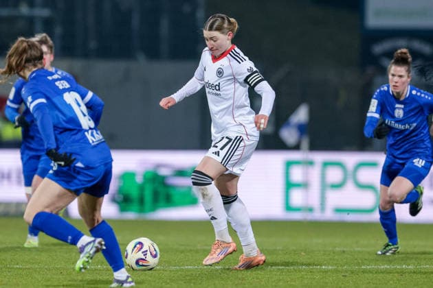 Tessa Zimmermann Eintracht Frankfurt II, 27 on the ball, single image, full body, action, action, game scene, THE DFB REGULATIONS PROHIBIT ANY USE OF PHOTOGRAPHS AS IMAGE SEQUENCES AND OR QUASI VIDEO , 18 02 2026, Meppen Germany , Football, 2 Womens Bundesliga, SV Meppen Eintracht Frankfurt II xobx