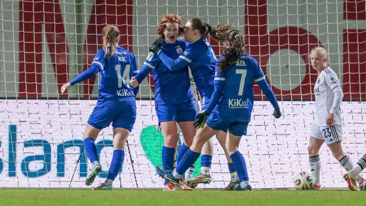SV Meppen players with goal celebration, cheering, jubilant, optimistic, game scene, highlight, joy about the goal to 1 1, THE DFB REGULATIONS PROHIBIT ANY USE OF PHOTOGRAPHS AS IMAGE SEQUENCES AND OR QUASI VIDEO , 18 02 2026, Meppen Germany , Football, 2 Womens Bundesliga, SV Meppen Eintracht Frankfurt II xobx