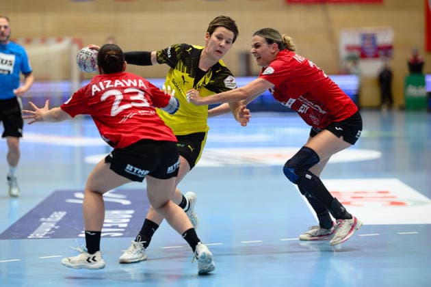 Alina Grijseels Borussia Dortmund, 04 , Natsuki Aizawa Thueringer HC, 23 , Anika Niederwieser Thueringer HC, 14 GER, Thueringer HC vs Borussia Dortmund , Handball, Alsco Handball Bundesliga Women, Matchday 18, Season 2025 2026, 18 02 2026 GER, Thueringer HC vs Borussia Dortmund , Handball, Alsco Handball Bundesliga Women, Matchday 18, Season 2025 2026, 18 02 2026 Bad Langensalza Copyright: xEibner-Pressefoto MartinxHerbstx EP_MHT