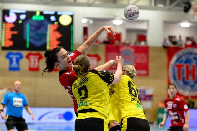 Jana Scheib Thueringer HC, 20 against Lisa Antl Borussia Dortmund, 09 and Dana Bleckmann Borussia Dortmund, 66 GER, Thueringer HC against Borussia Dortmund , Handball, Alsco Handball Bundesliga Women, Matchday 18, Season 2025 2026, 18 02 2026 GER, Thueringer HC against Borussia Dortmund , Handball, Alsco Handball Bundesliga Women, Matchday 18, Season 2025 2026, 18 02 2026 Bad Langensalza Copyright: xEibner-Pressefoto MartinxHerbstx EP_MHT