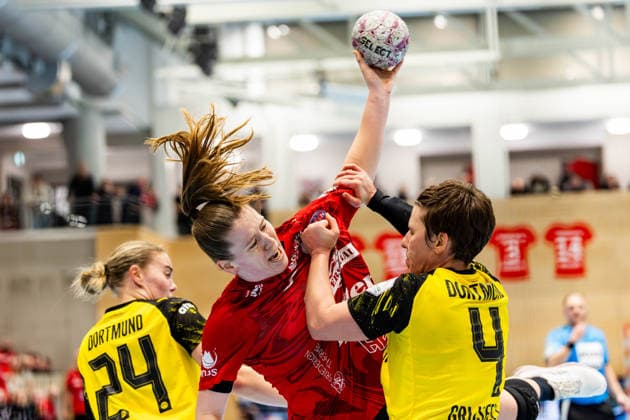 18 02 2026, GER, Handball, Women, Season 2025 2026, Alsco 1 Bl, 18 Matchday, Thueringer HC BVB 09 Borussia Dortmund Guro Berland Husebo BVB 09 Borussia Dortmund , Alina Grijseels BVB 09 Borussia Dortmund , Julie Holm Thueringer HC,8 99947 Bad Langensalza Salza Halle Sporthalle Mehrz Thüringen Germany
