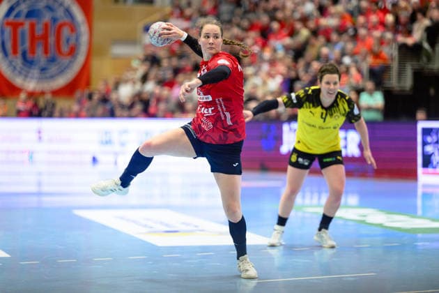 Csenge Kuczora Thueringer HC, 59 must take the 7m for Johanna Reichert Thueringer HC, 29 GER, Thueringer HC vs Borussia Dortmund , Handball, Alsco Handball Bundesliga Women, Matchday 18, Season 2025 2026, 18 02 2026 GER, Thueringer HC vs Borussia Dortmund , Handball, Alsco Handball Bundesliga Women, Matchday 18, Season 2025 2026, 18 02 2026 Bad Langensalza Copyright: xEibner-Pressefoto MartinxHerbstx EP_MHT