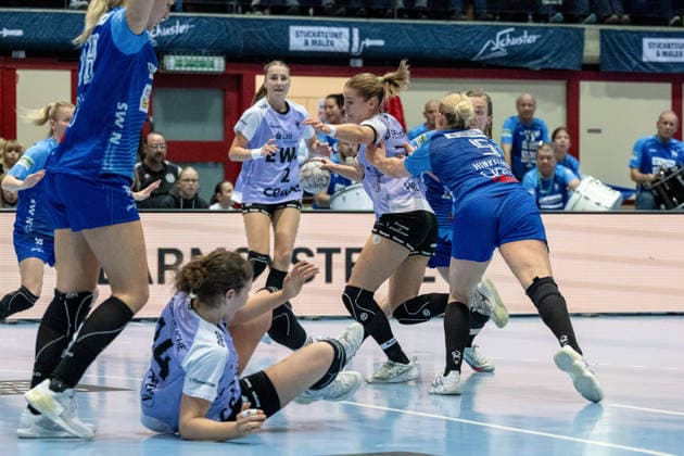 Marie Steffen VfL Oldenburg, 14 , Kim Hinkelmann SUN, 05 , Lisa Borutta VfL Oldenburg, 02 , Sportunion Neckarsulm vs VfL Oldenburg, Handball, Women, 1 Bundesliga, Matchday 18, Season 2025 2026, 18 02 2026 Sportunion Neckarsulm vs VfL Oldenburg, Handball, Women, 1 Bundesliga, Matchday 18, Season 2025 2026, 18 02 2026 Neckarsulm Copyright: xEibner-Pressefoto ChristianaxKunx EP_CKZ