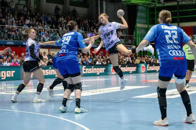 Merle Albers SUN, 39 , Lisa Borutta VfL Oldenburg, 02 , Meret Ossenkopp SUN, 22 , Sportunion Neckarsulm vs VfL Oldenburg, Handball, Women, 1 Bundesliga, Matchday 18, Season 2025 2026, 18 02 2026 Sportunion Neckarsulm vs VfL Oldenburg, Handball, Women, 1 Bundesliga, Matchday 18, Season 2025 2026, 18 02 2026 Neckarsulm Copyright: xEibner-Pressefoto ChristianaxKunx EP_CKZ
