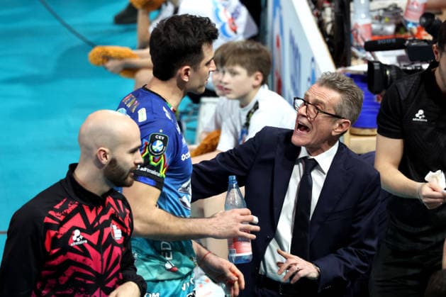 DEU, Champions League, BR Volleys vs Sicoma Monini Perugia, 18 02 2026, Max Schmeling Halle, Berlin, DEU, Champions League, BR Volleys vs Sicoma Monini Perugia, in the picture head coach Angelo Lorenzetti Perugia , Wassim Ben Tara Perugia 10 nordphotoxGmbHx xEngler nph00076