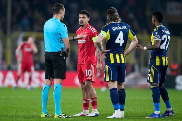 Morgan Gibbs-White of Nottingham Forest Football Club wait for Sandro Scharer to give his goal Fenerbache v Nottingham Forest, UEFA Europa League, Knockout Round Play Offs, First Leg, Football, Sukru Saracoglu Stadium, Istanbul, Turkiye - 19 Feb 2026Istanbul Sukru Saracoglu Stadium Turkey EDITORIAL USE ONLY No use with unauthorised audio, video, data, fixture lists, club league logos or live services. Online in-match use limited to 120 images, no video emulation. No use in betting, games or single club league player publications. Copyright: xRaddadxJebarah Shutterstockx 16674269cq
