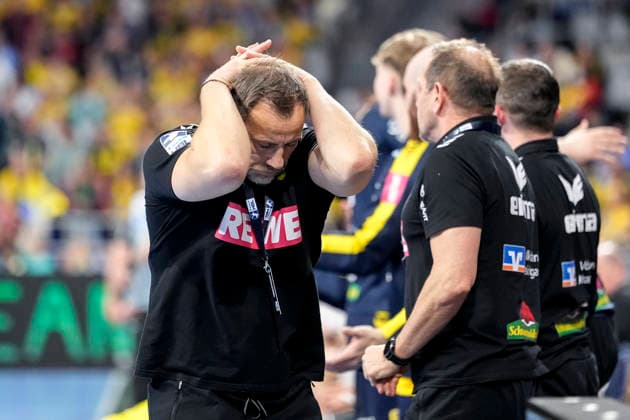 Maik Machulla coach, head coach, RNL , single picture, single photo, action, action, looking disappointed, disappointment, frustration, disappointed, pessimistic, 20 02 2026, Mannheim Germany , Handball, Bundesliga, Rhein Neckar Löwen TBV Lemgo Lippe xozx