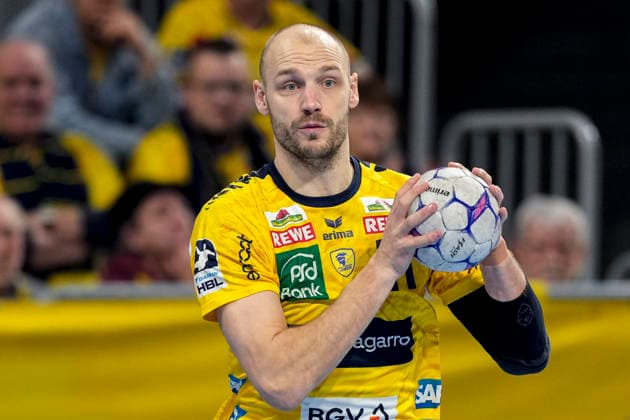 Lukas Sandell RNL, 11 , on the ball, single picture, single photo, action, action, 20 02 2026, Mannheim Germany , Handball, Bundesliga, Rhein Neckar Löwen TBV Lemgo Lippe xozx