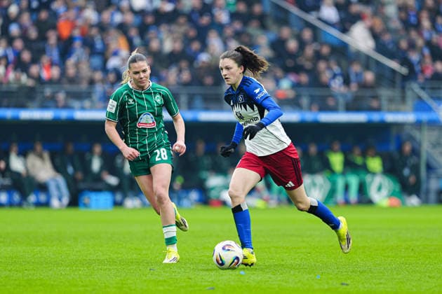 Juliane Wirtz SV Werder Bremen, 28 , Lotta Wrede Hamburger SV, 32 GER, Hamburger SV vs SV Werder Bremen, Women, Football, 1 Bundesliga, Matchday 19, Season 2025 2026, 21 02 2026 GER, Hamburger SV vs SV Werder Bremen, Women, Football, 1 Bundesliga, Matchday 19, Season 2025 2026, 21 02 2026 Hamburg Copyright: xEibner-Pressefoto MarcelxvonxFehrnx EP_MFN