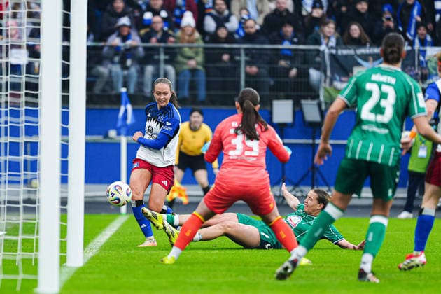 Goal kick Goal chance Camilla Lindberg Hamburger SV, 47 GER, Hamburger SV vs SV Werder Bremen, Women, Football, 1 Bundesliga, Matchday 19, Season 2025 2026, 21 02 2026 GER, Hamburger SV vs SV Werder Bremen, Women, Football, 1 Bundesliga, Matchday 19, Season 2025 2026, 21 02 2026 Hamburg Copyright: xEibner-Pressefoto MarcelxvonxFehrnx EP_MFN