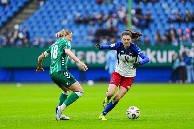 Lina Hausicke SV Werder Bremen, 18 , Lotta Wrede Hamburger SV, 32 GER, Hamburger SV vs SV Werder Bremen, Women, Football, 1 Bundesliga, Matchday 19, Season 2025 2026, 21 02 2026 GER, Hamburger SV vs SV Werder Bremen, Women, Football, 1 Bundesliga, Matchday 19, Season 2025 2026, 21 02 2026 Hamburg Copyright: xEibner-Pressefoto MarcelxvonxFehrnx EP_MFN