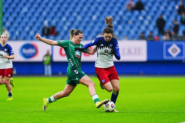 Juliane Wirtz SV Werder Bremen, 28 , Lotta Wrede Hamburger SV, 32 GER, Hamburger SV vs SV Werder Bremen, Women, Football, 1 Bundesliga, Matchday 19, Season 2025 2026, 21 02 2026 GER, Hamburger SV vs SV Werder Bremen, Women, Football, 1 Bundesliga, Matchday 19, Season 2025 2026, 21 02 2026 Hamburg Copyright: xEibner-Pressefoto MarcelxvonxFehrnx EP_MFN