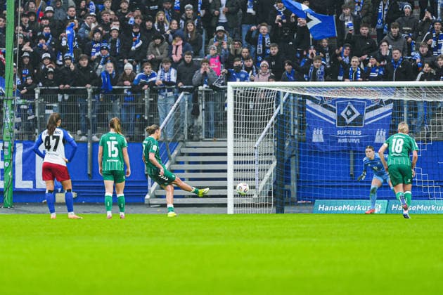 Goal for 1 1 from penalty kick Larissa Muehlhaus SV Werder Bremen, 07 GER, Hamburger SV vs SV Werder Bremen, Women, Football, 1 Bundesliga, Matchday 19, Season 2025 2026, 21 02 2026 GER, Hamburger SV vs SV Werder Bremen, Women, Football, 1 Bundesliga, Matchday 19, Season 2025 2026, 21 02 2026 Hamburg Copyright: xEibner-Pressefoto MarcelxvonxFehrnx EP_MFN