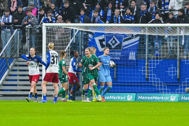 SV Werder Bremen celebrating after scoring to 1 1 from penalty kick Larissa Muehlhaus SV Werder Bremen, 07 GER, Hamburger SV vs SV Werder Bremen, Women, Soccer, 1 Bundesliga, Matchday 19, Season 2025 2026, 21 02 2026 GER, Hamburger SV vs SV Werder Bremen, Women, Soccer, 1 Bundesliga, Matchday 19, Season 2025 2026, 21 02 2026 Hamburg Copyright: xEibner-Pressefoto MarcelxvonxFehrnx EP_MFN